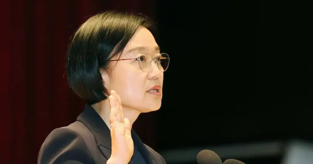 South Korea Aims to Be AI-Driven Government, Reduce Citizen Paperwork by Half South Korea Aims to Be AI-Driven Government, Reduce Citizen Paperwork by Half