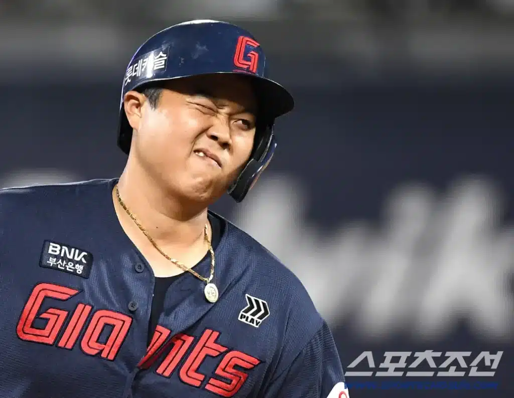 Han Dong-hee’s Power Surge: Two Grand Slams Lead Lotte to Victory Han Dong-hee’s Power Surge: Two Grand Slams Lead Lotte to Victory