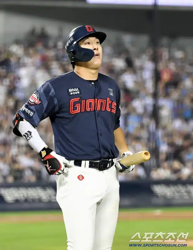 Lotte Giants’ Na Sung-bum Faces Scrutiny Amidst Slump Lotte Giants’ Na Sung-bum Faces Scrutiny Amidst Slump