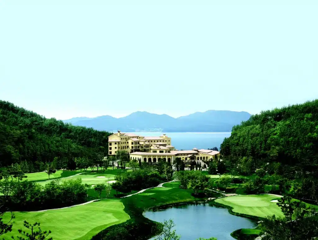 Golf Vacations Shift to Two-Person, Caddie-Free Trips Golf Vacations Shift to Two-Person, Caddie-Free Trips