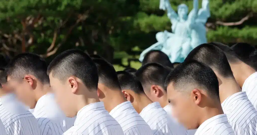 Baengseok Baseball Players Explain 5.18 Chants Baengseok Baseball Players Explain 5.18 Chants