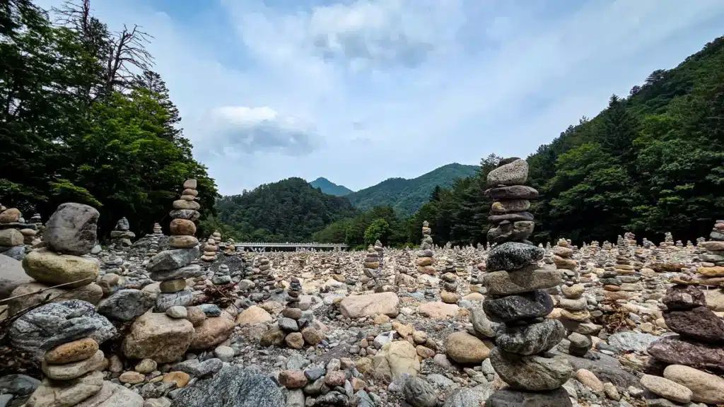 Baekdamsa Temple’s Stone Towers: A Symbol of Hope and Resilience Baekdamsa Temple’s Stone Towers: A Symbol of Hope and Resilience