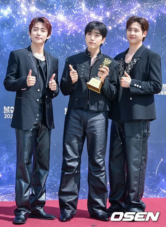 B1A4 Shines at ‘Song of the Future’ Red Carpet Event B1A4 Shines at ‘Song of the Future’ Red Carpet Event