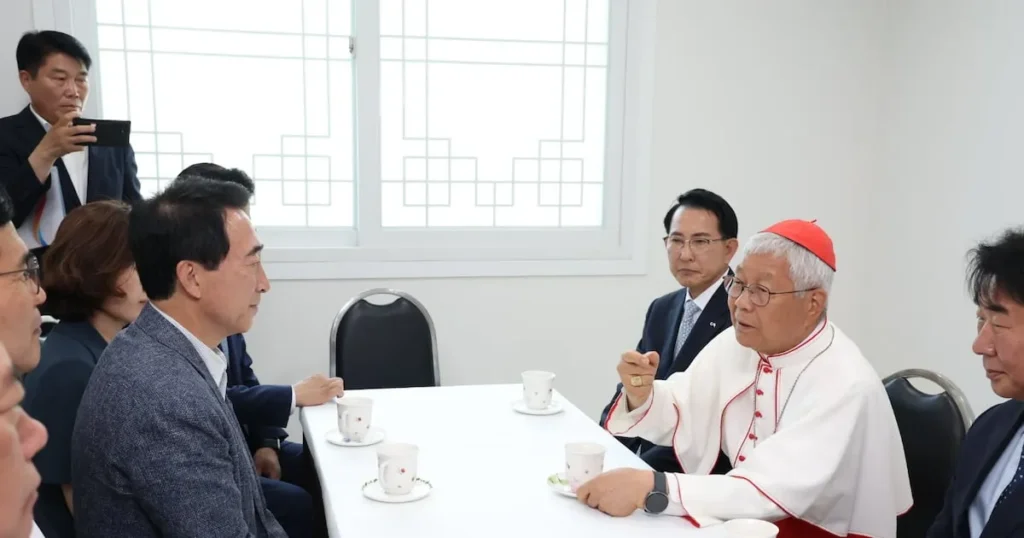 Chungnam Governor Asks Vatican Official to Invite Pope to WYD Chungnam Governor Asks Vatican Official to Invite Pope to WYD