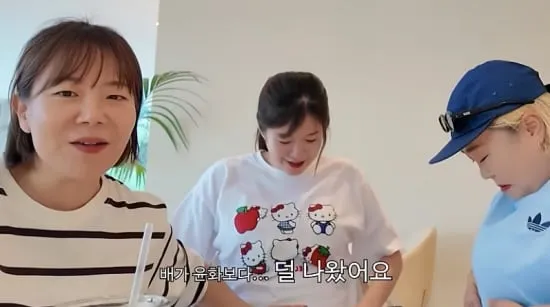 Hong Yun-hwa Jokes About Kim Sung-hye’s Pregnancy Belly Hong Yun-hwa Jokes About Kim Sung-hye’s Pregnancy Belly