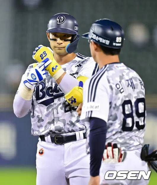 Kang Sung-ho Transitions to Outfield to Maximize Hitting Prowess Kang Sung-ho Transitions to Outfield to Maximize Hitting Prowess