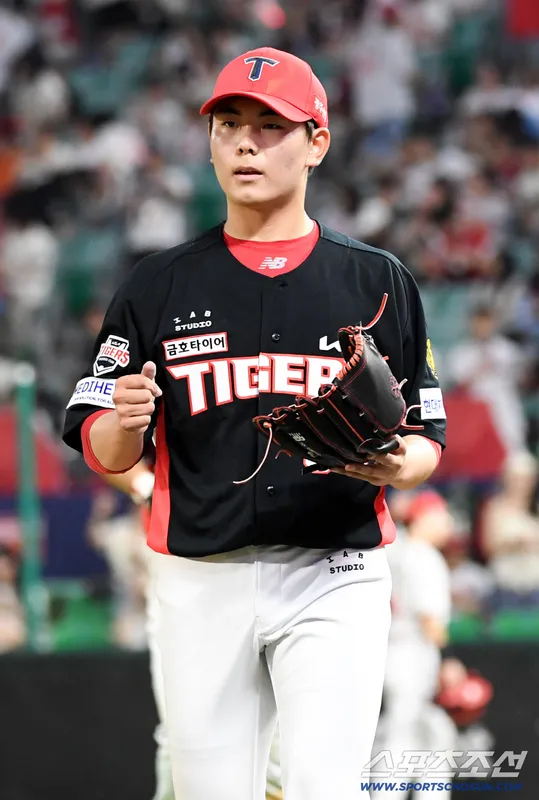 KIA Tigers’ Sung Yong-tak Seeks Comeback After Stumbles KIA Tigers’ Sung Yong-tak Seeks Comeback After Stumbles