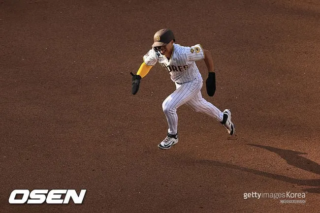 Song Seong-mun Delivers, but Padres Suffer Extra-Inning Heartbreak Song Seong-mun Delivers, but Padres Suffer Extra-Inning Heartbreak