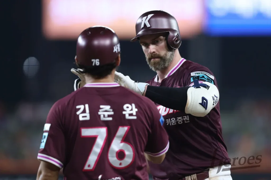 Kiwoom Heroes’ Foreign Slugger Fuels Second-Half Surge Kiwoom Heroes’ Foreign Slugger Fuels Second-Half Surge