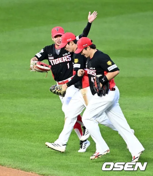 Kim Ho-ryeong’s ‘Super Catch’ Seals Dominant Win for KIA Tigers Kim Ho-ryeong’s ‘Super Catch’ Seals Dominant Win for KIA Tigers