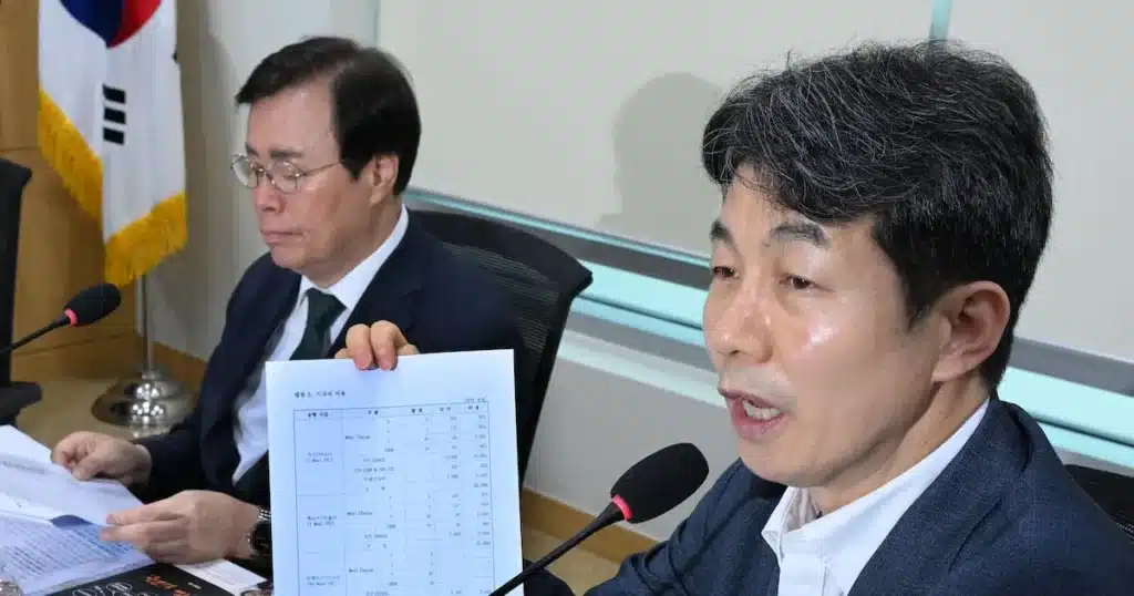 Rep. Yoon Geon-yeong Responds to Speculation on Kim Min-seok’s Leadership Bid Rep. Yoon Geon-yeong Responds to Speculation on Kim Min-seok’s Leadership Bid