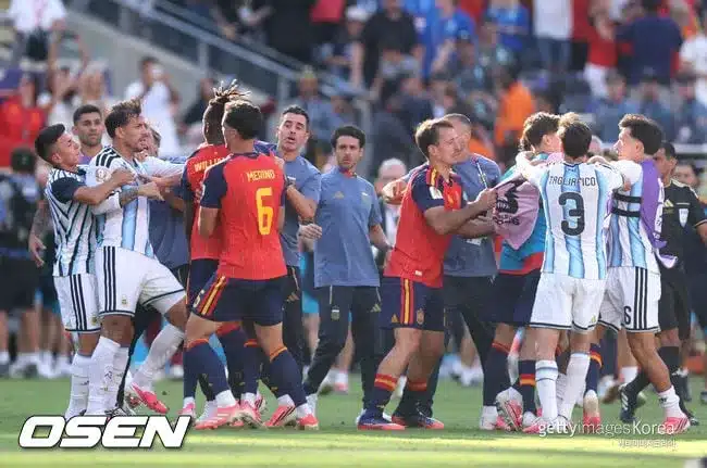 Argentina Coach Scaloni Praises ‘Great Defeat’ Amidst On-Field Chaos Argentina Coach Scaloni Praises ‘Great Defeat’ Amidst On-Field Chaos