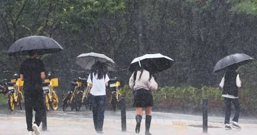 Permeable Pavement Expansion to Combat Urban Flooding in South Korea Permeable Pavement Expansion to Combat Urban Flooding in South Korea