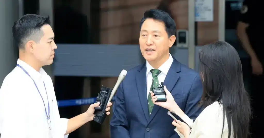 Seoul Mayor Vows Appeal After Fine for Alleged Opinion Poll Rigging Seoul Mayor Vows Appeal After Fine for Alleged Opinion Poll Rigging
