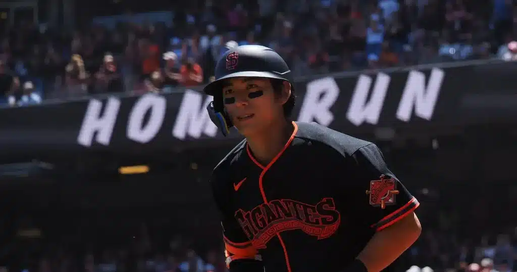 Lee Jung-hoo Hits 100 Career RBIs with Clutch 3-Run Homer Lee Jung-hoo Hits 100 Career RBIs with Clutch 3-Run Homer