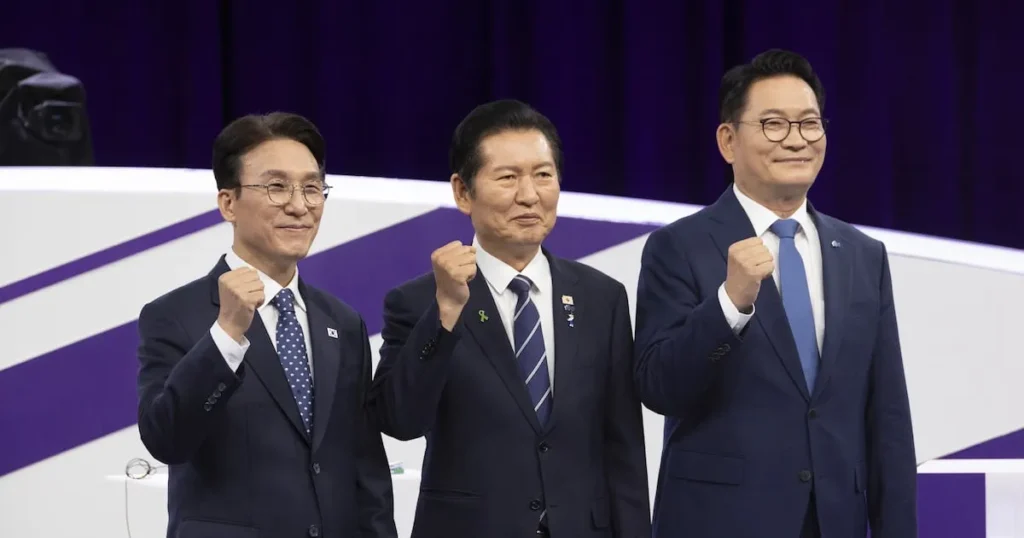Jeong Cheong-rae Leads Polls for Democratic Party Leadership Race Jeong Cheong-rae Leads Polls for Democratic Party Leadership Race