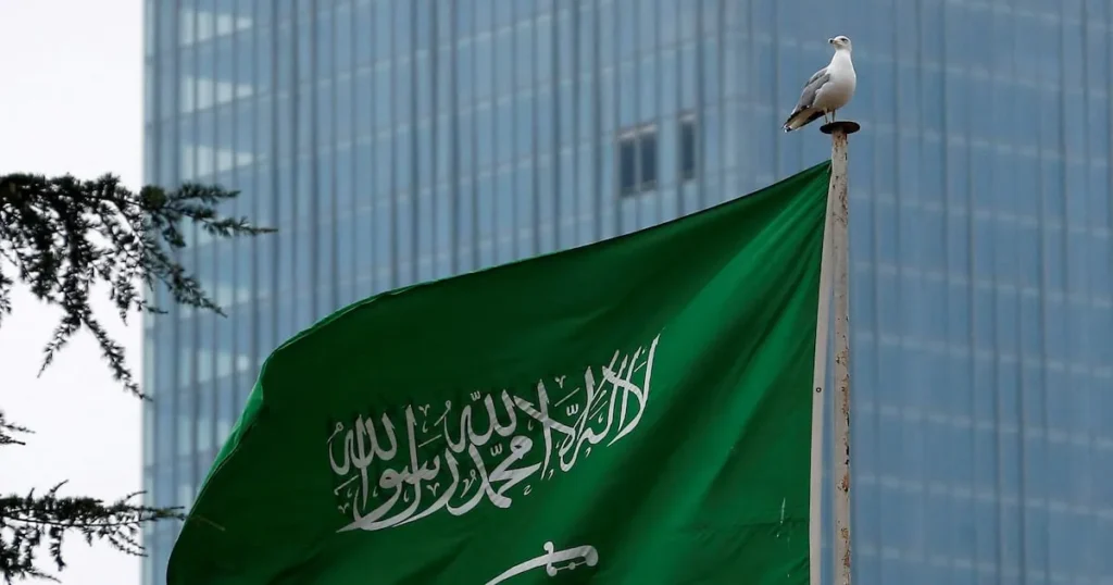 Saudi Arabia’s Economy Contracts Amid Middle East Tensions Saudi Arabia’s Economy Contracts Amid Middle East Tensions