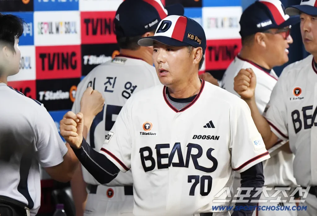 Benson Stars as Bears Top Twins, Boosting Playoff Hopes Benson Stars as Bears Top Twins, Boosting Playoff Hopes