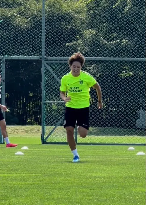 Lee Kang-in Trains in South Korea Ahead of Atlético Madrid Debut Lee Kang-in Trains in South Korea Ahead of Atlético Madrid Debut