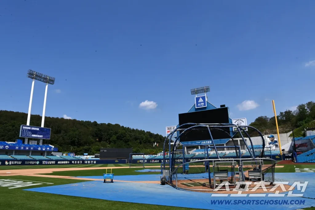 Baseball’s 144-Game Schedule Under Fire Amidst Heatwave Cancellations Baseball’s 144-Game Schedule Under Fire Amidst Heatwave Cancellations