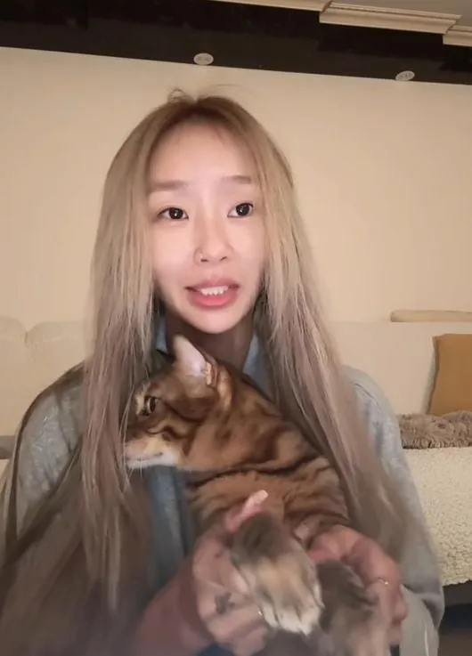 Hyolyn’s Striking Transformation for Charity Challenge Hyolyn’s Striking Transformation for Charity Challenge