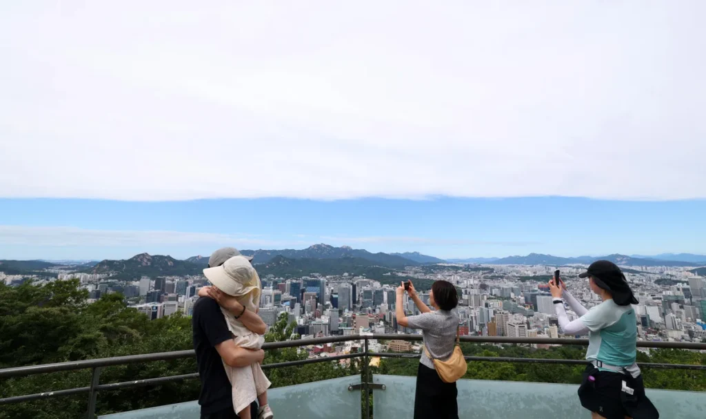 Seoul’s Heatwave Breaks After 18 Days: Relief Amidst Lingering Warmth Seoul’s Heatwave Breaks After 18 Days: Relief Amidst Lingering Warmth