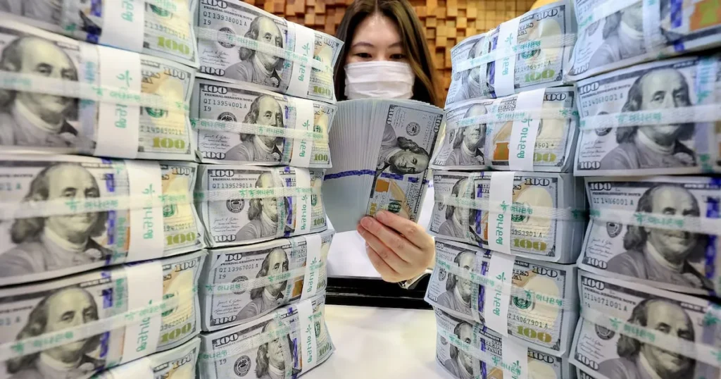 Won-Dollar Exchange Rate Drops Below 1413 Won Won-Dollar Exchange Rate Drops Below 1413 Won