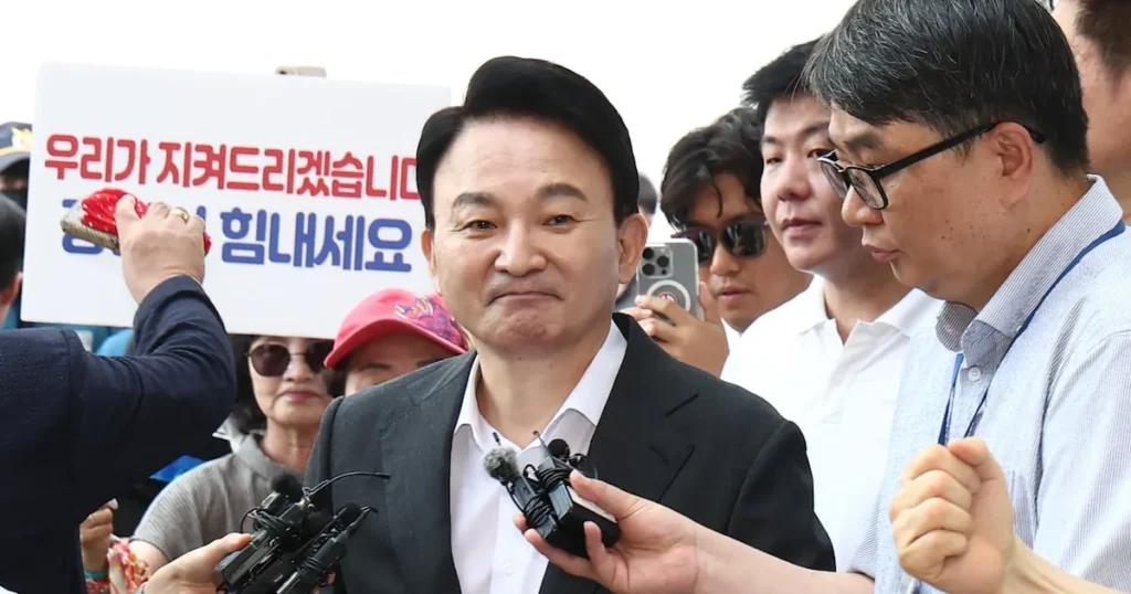 Former Minister Sues Over Seizure of Phone in Expressway Probe Former Minister Sues Over Seizure of Phone in Expressway Probe