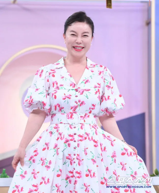 Choi Hwa-jung Explains Samsung/SK Hynix Stock Sale: ‘Sold Some for Taxes’ Choi Hwa-jung Explains Samsung/SK Hynix Stock Sale: ‘Sold Some for Taxes’
