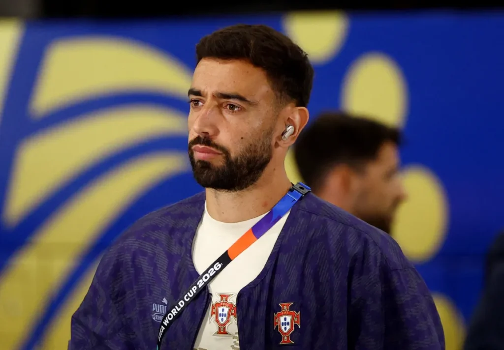 Bruno Fernandes Set to Stay at Manchester United Amid Contract Talks Bruno Fernandes Set to Stay at Manchester United Amid Contract Talks