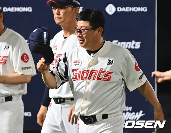Lotte Giants Stage Historic Comeback with 13 Runs Lotte Giants Stage Historic Comeback with 13 Runs
