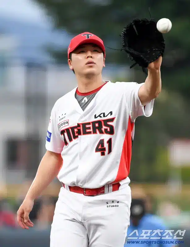 KIA Tigers Manager Weighs Options Amidst Pitching Staff Challenges KIA Tigers Manager Weighs Options Amidst Pitching Staff Challenges