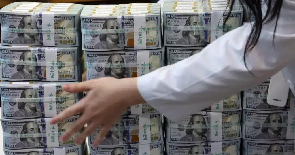 Won-Dollar Exchange Rate Edges Down to 1368.3 Won