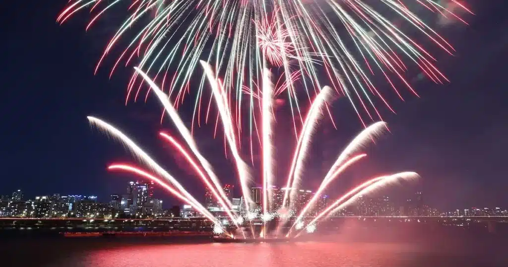 Seoul International Fireworks Festival: Massive Crowds Expected, Traffic Restrictions in Place Seoul International Fireworks Festival: Massive Crowds Expected, Traffic Restrictions in Place