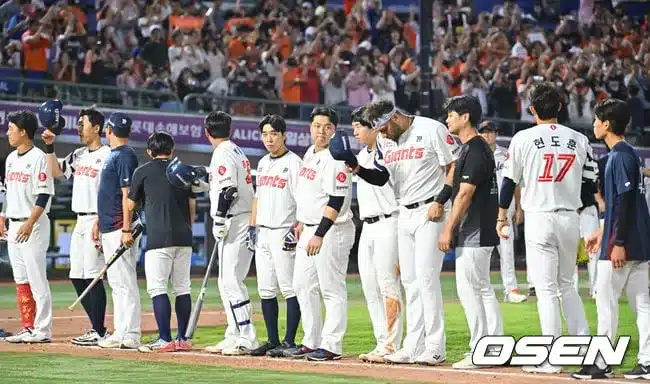 Lotte Giants’ Struggles: From 5-Game Win Streak to 9th Place Lotte Giants’ Struggles: From 5-Game Win Streak to 9th Place