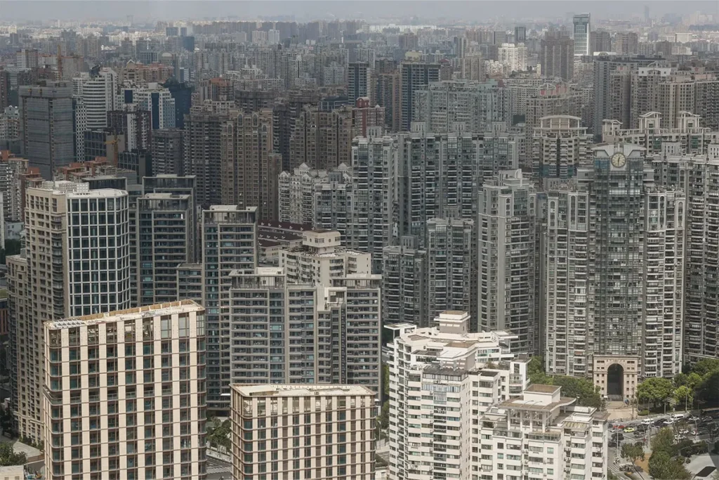 China Cracks Down on Tax Evasion Amid Fiscal Woes