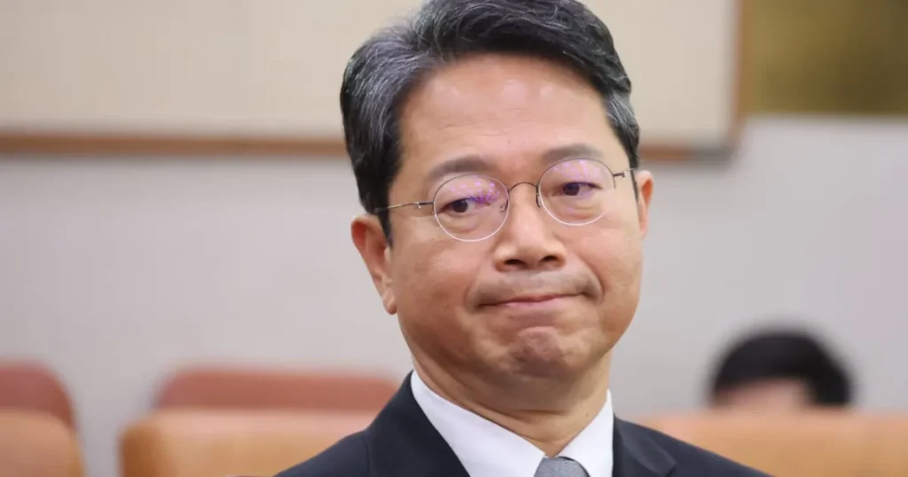 Justice Minister Nominee Kim Seung-won Apologizes for Public Disturbance Justice Minister Nominee Kim Seung-won Apologizes for Public Disturbance