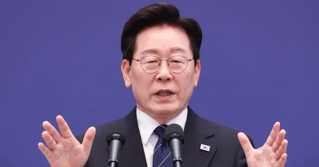 Police Drop Defamation Case Against Former President Lee Police Drop Defamation Case Against Former President Lee